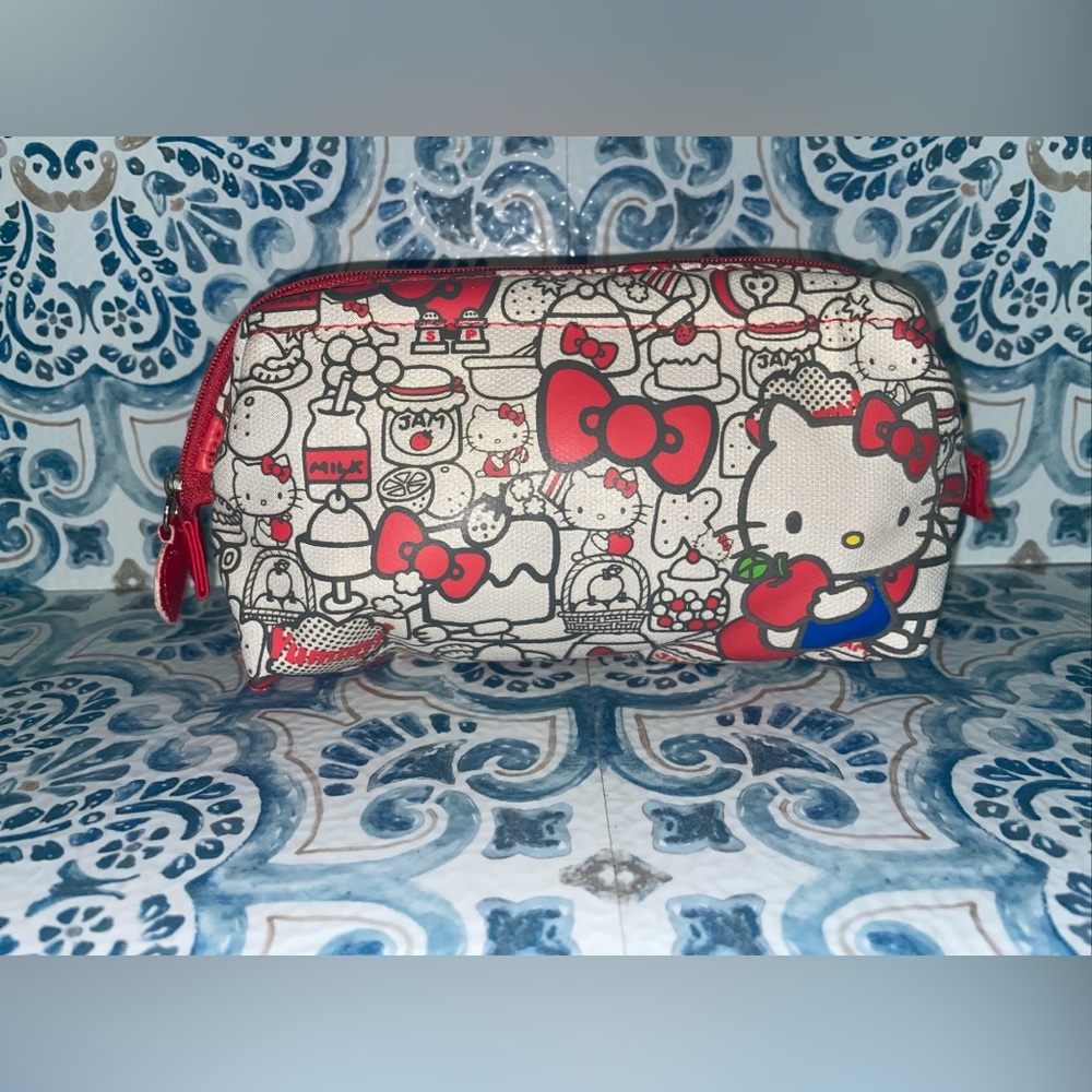 Hello Kitty Makeup Bag
